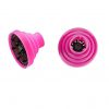 Diffusore al silicone pieghevole e portatile. Resiste al calore. Provvisto di filtro interno a rete facilemnte rimovibile e lavabile. Il filtro a rete è perfetto per mantenere gli olii nei capelli. Ideale sia per ricci naturali e con permanente. Può essere anche utilizzato per dare volume ai capelli fini